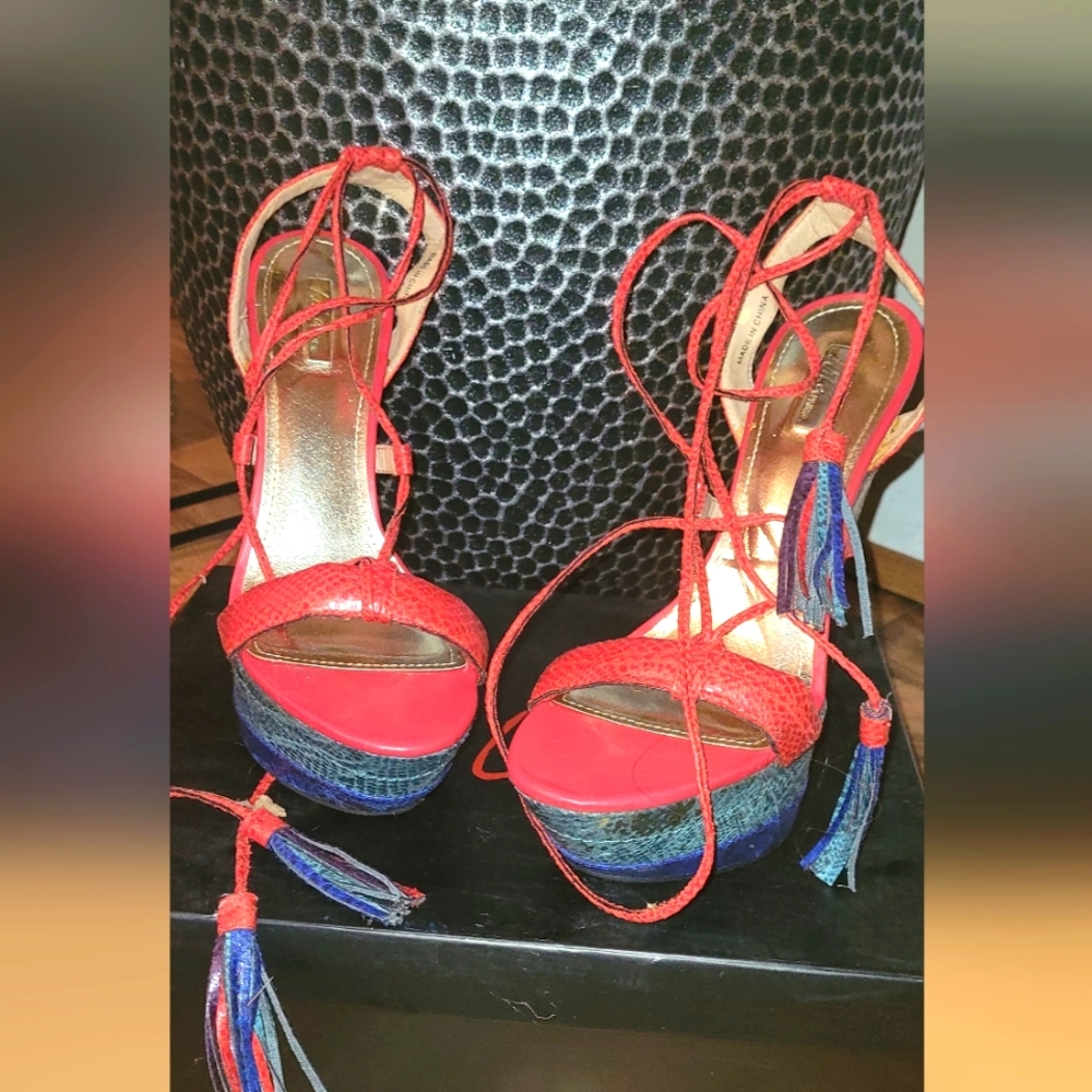 Wild pair size 7 Multi wedge